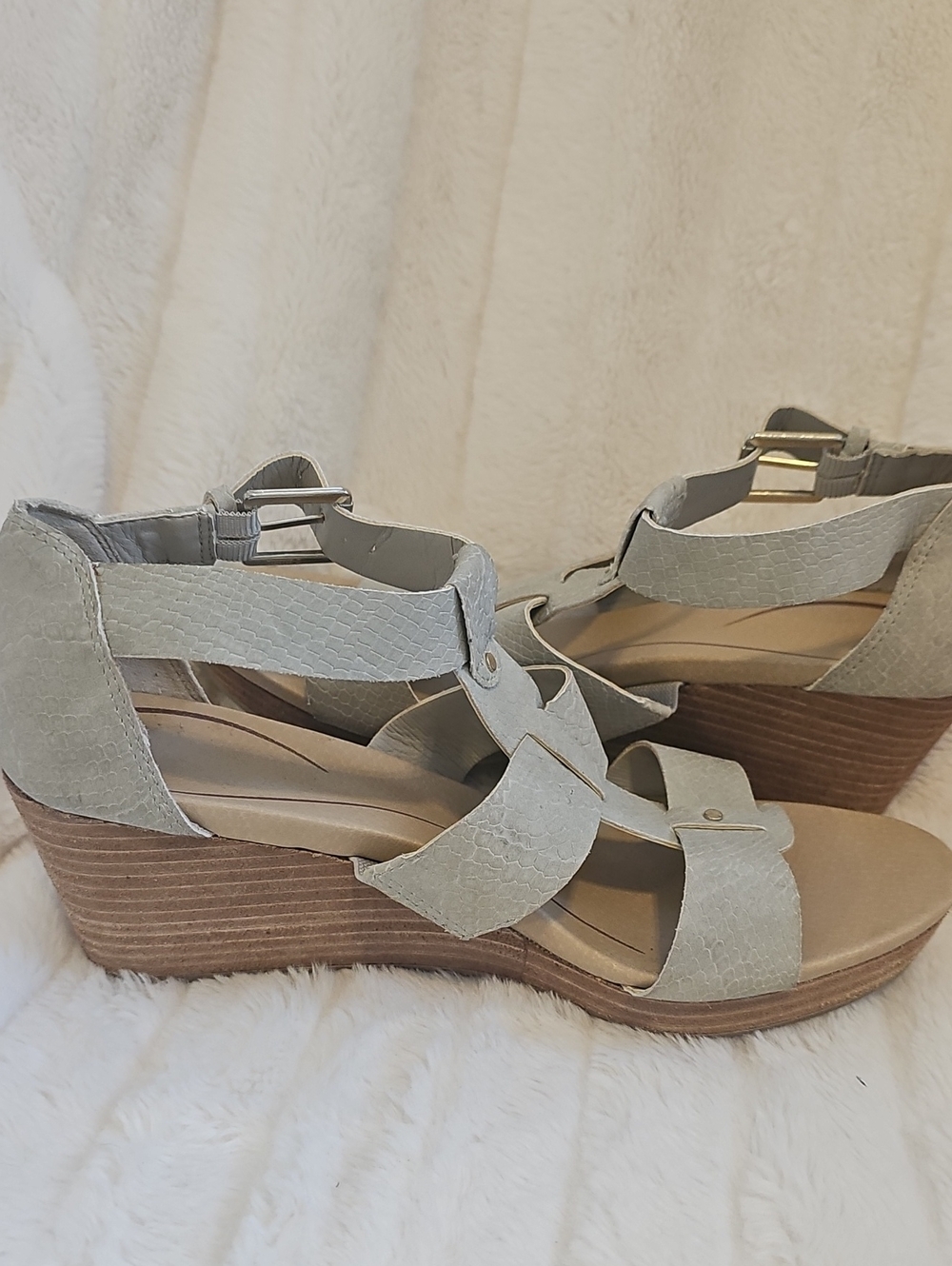 Dr. Scholl's Light Gray Textured Wedge Sandals with Ankle Strap